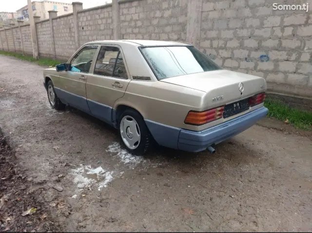 Mercedes-Benz W201 1991 · 1.8 MT