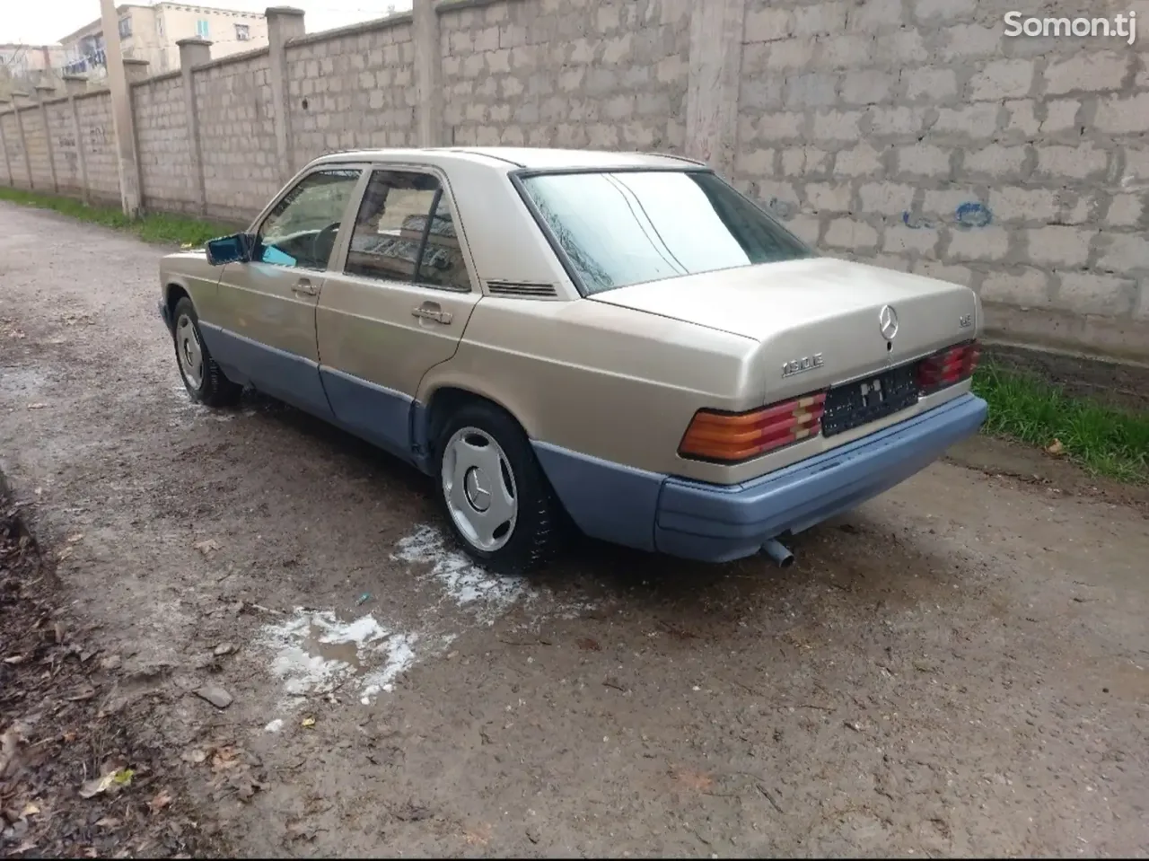 Mercedes-Benz W201 1991 · 1.8 MT