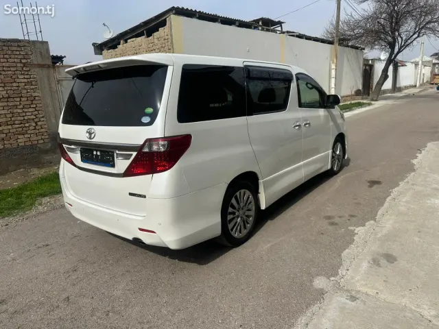 Toyota Alphard 2014 · 2.4 CVT
