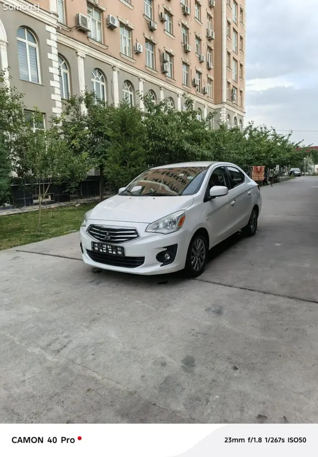 Mitsubishi Mirage 2017 · 1.4 AT