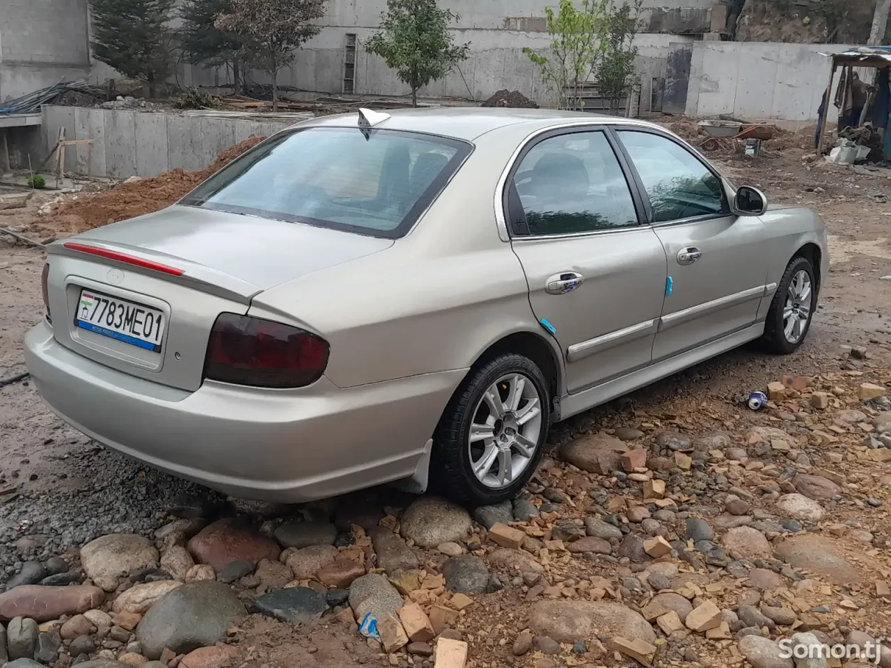 Hyundai Sonata 2004 · 2.0 MT
