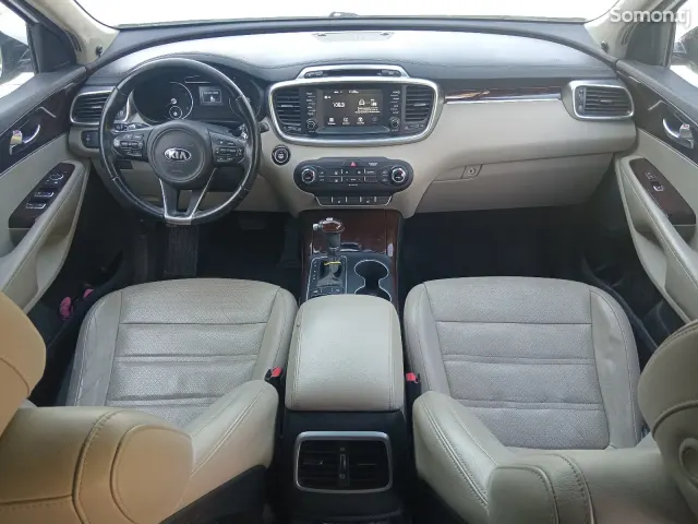 Kia Sorento 2017 · 2.0 AT