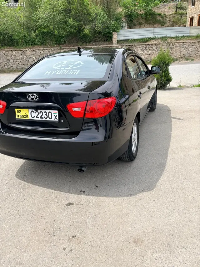Hyundai Avante 2009 · 2.0 AT