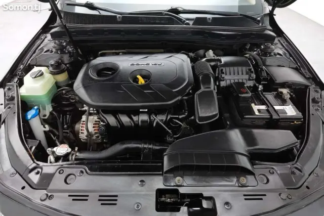Kia K5 2016 · 1.8 AT