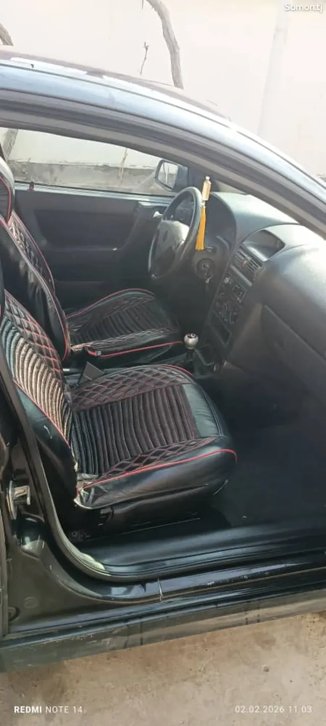 Opel Astra G 2000 · 1.6 MT