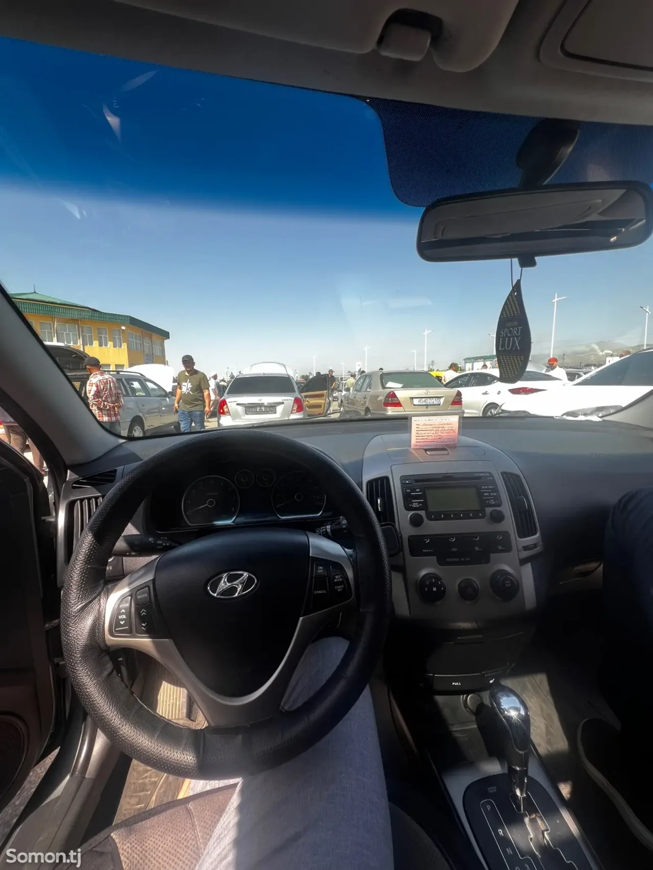 Hyundai Elantra 2010 · 2.0 AT