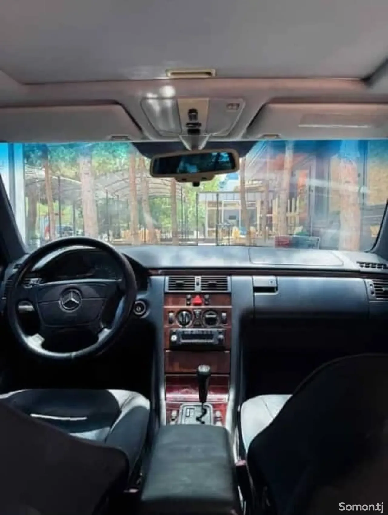 Mercedes-Benz E class 1997 · 2.0 AT