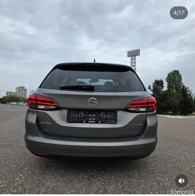 Opel Astra K 2016 · 1.4 AT