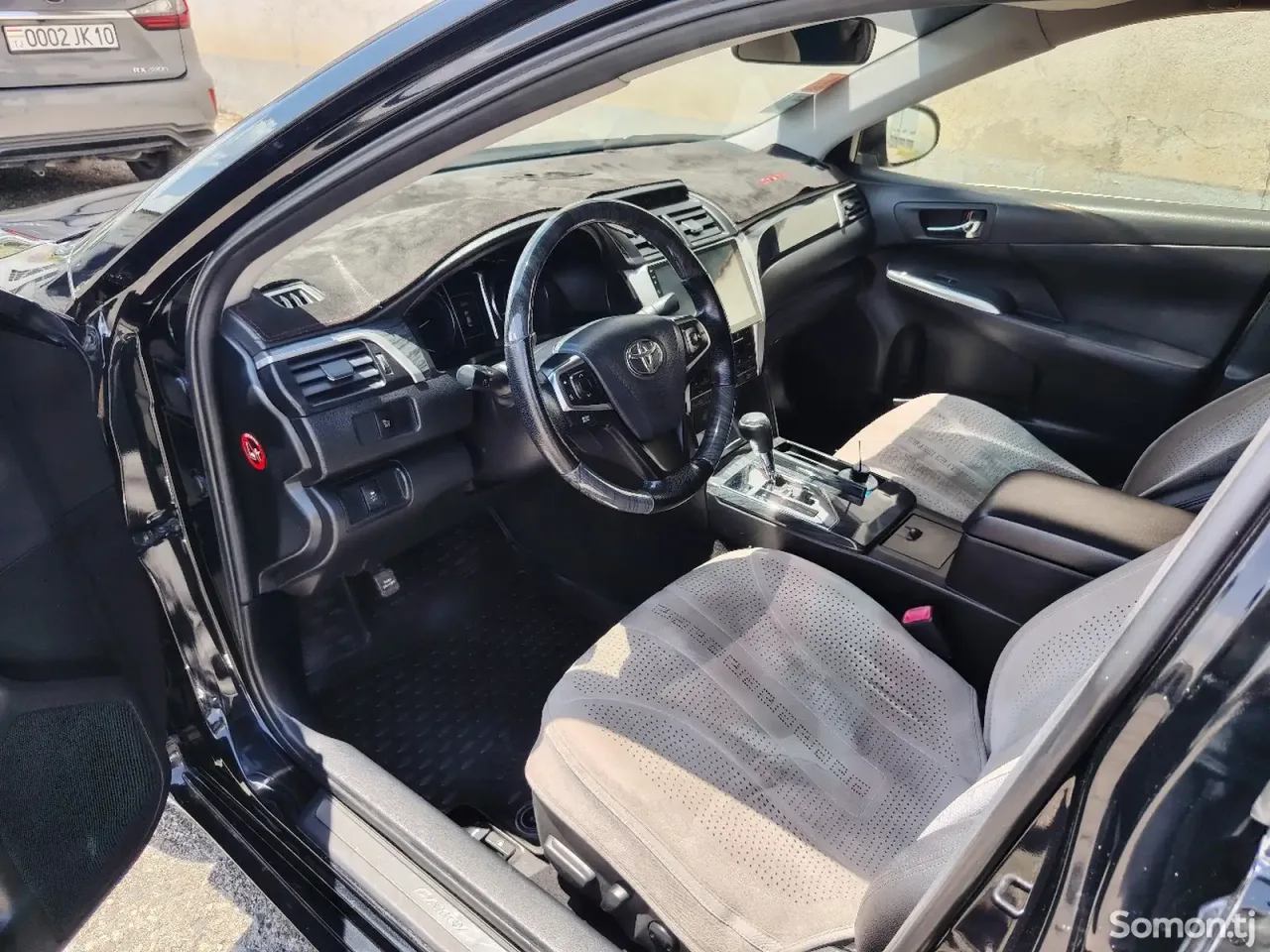 Toyota Camry 2015 · 2.5 AT