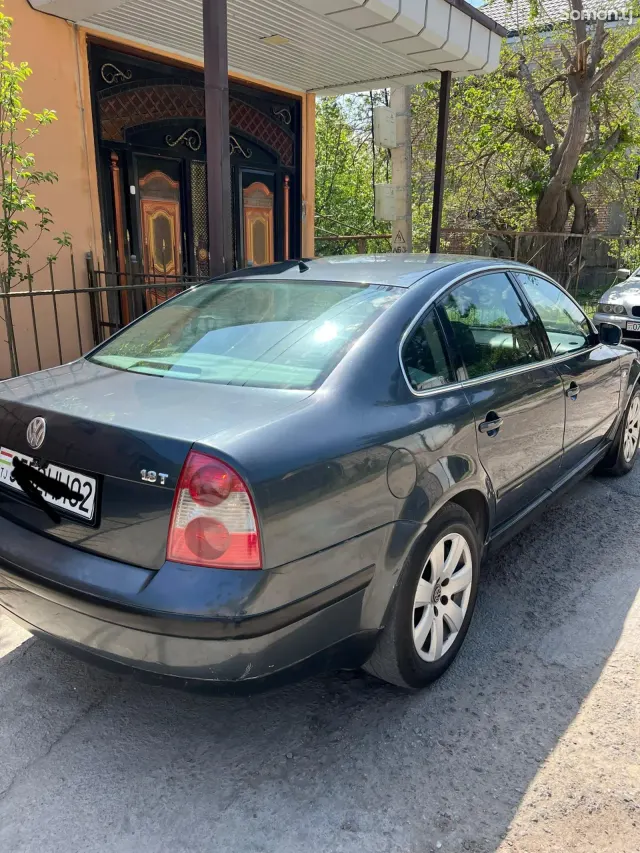 Volkswagen Passat 2001 · 1.8 MT