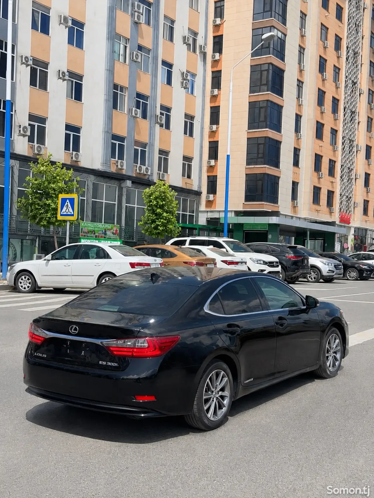 Lexus ES series 2016 · 2.5 AT