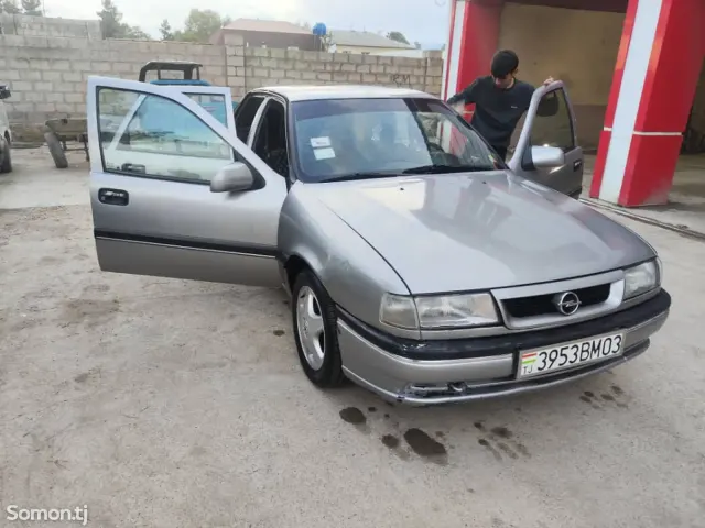 Opel Vectra A 1995 · 1.6 MT