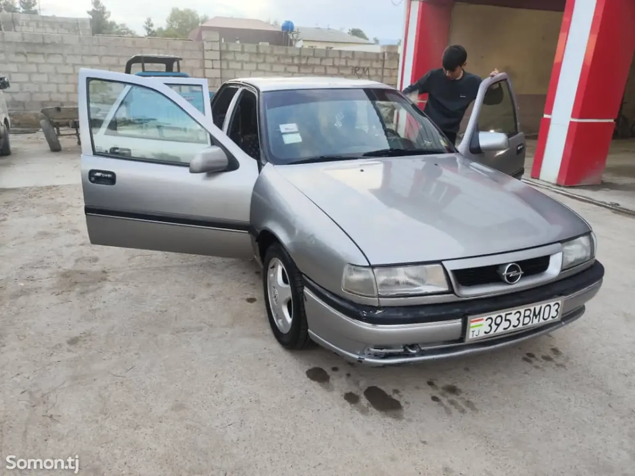 Opel Vectra A 1995 · 1.6 MT