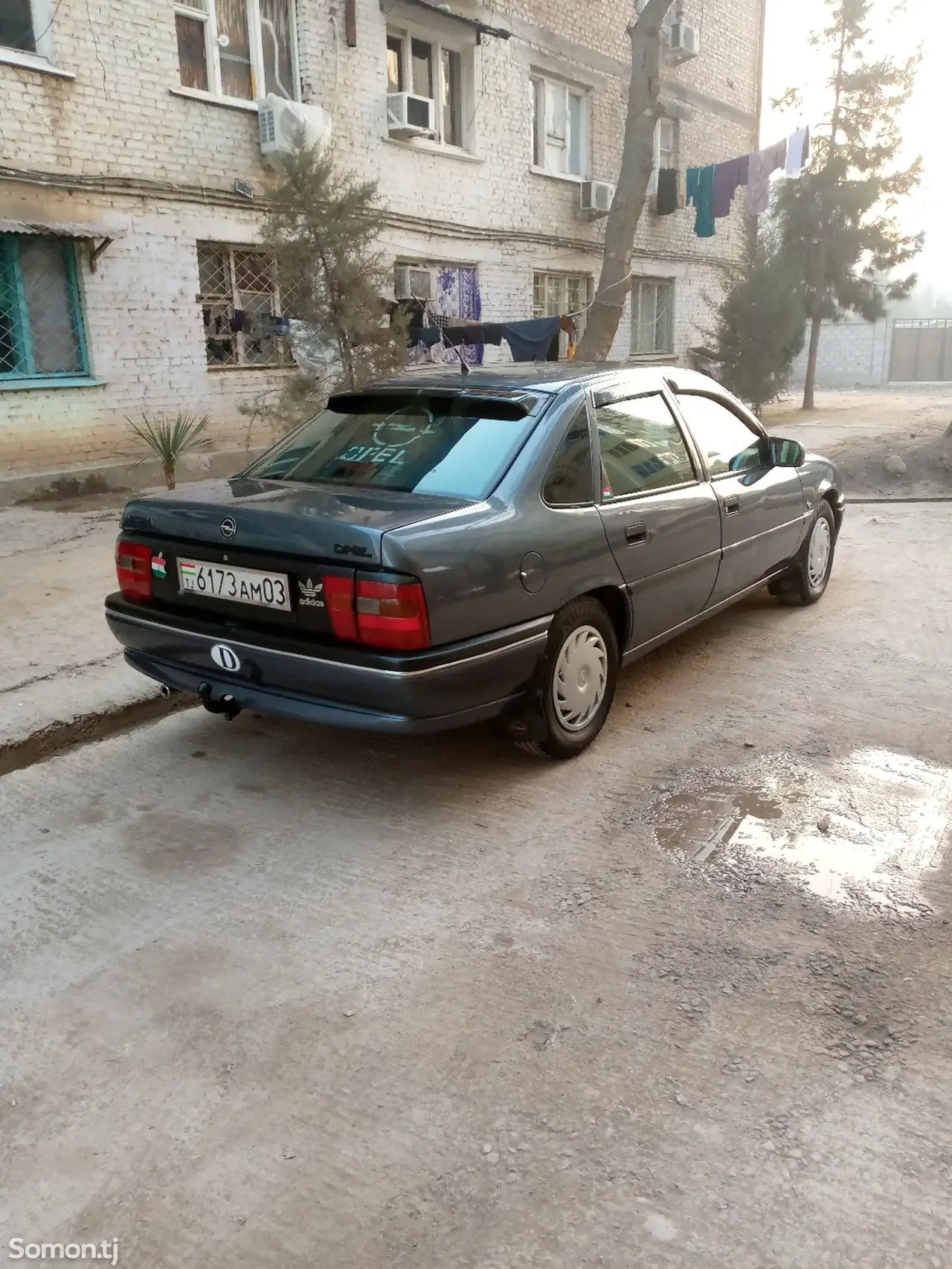 Opel Vectra A 1995 · 1.6 MT