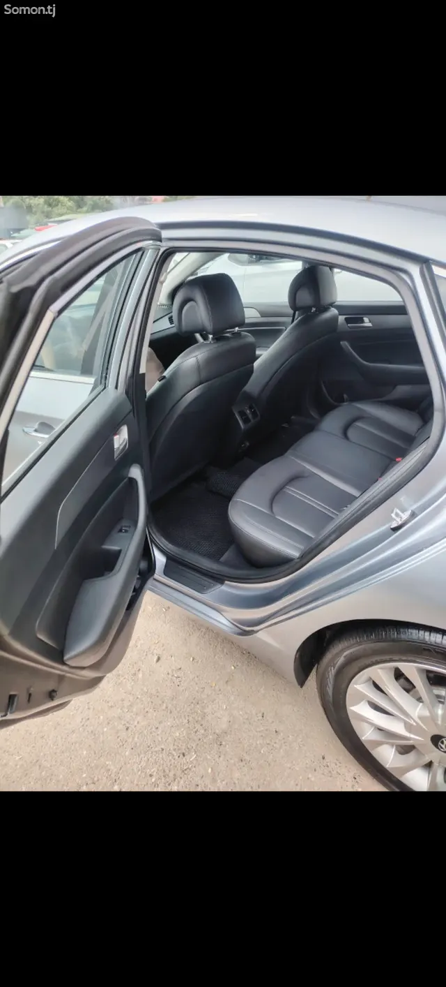 Hyundai Sonata 2015 · 2.0 AT