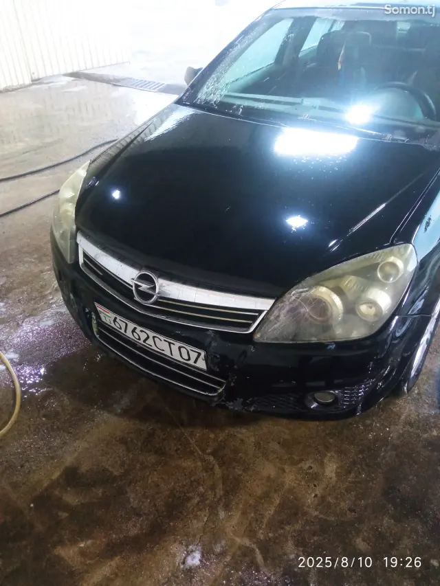 Opel Astra H 2007 · 1.6 MT