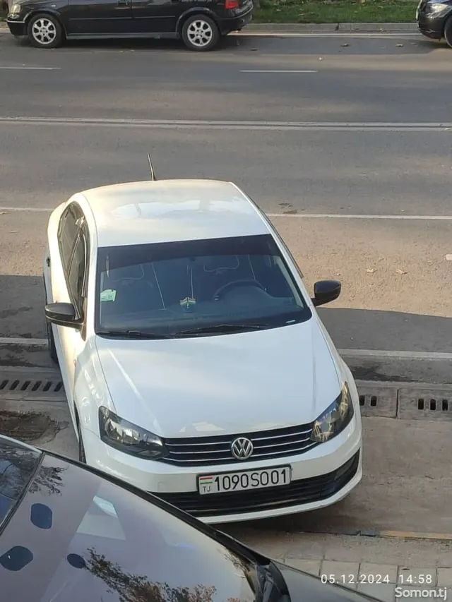 Volkswagen Polo 2016 · 1.6 MT
