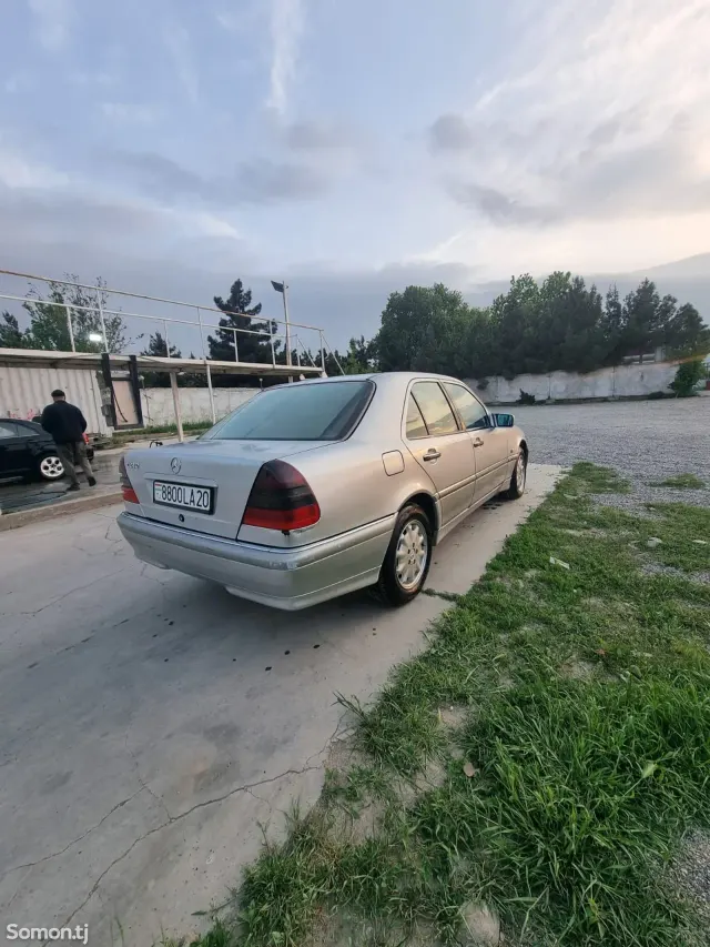 Mercedes-Benz C class 1998 · 2.4 MT