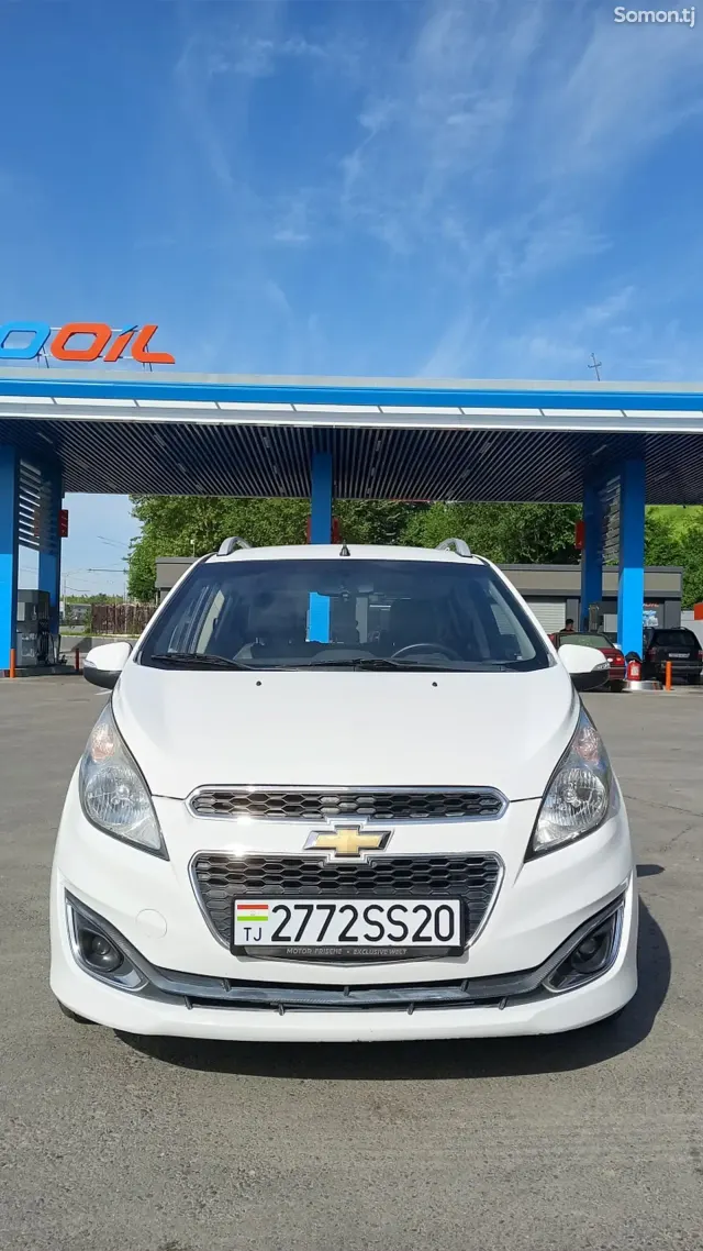 Chevrolet Spark 2015 · 1.2 AT