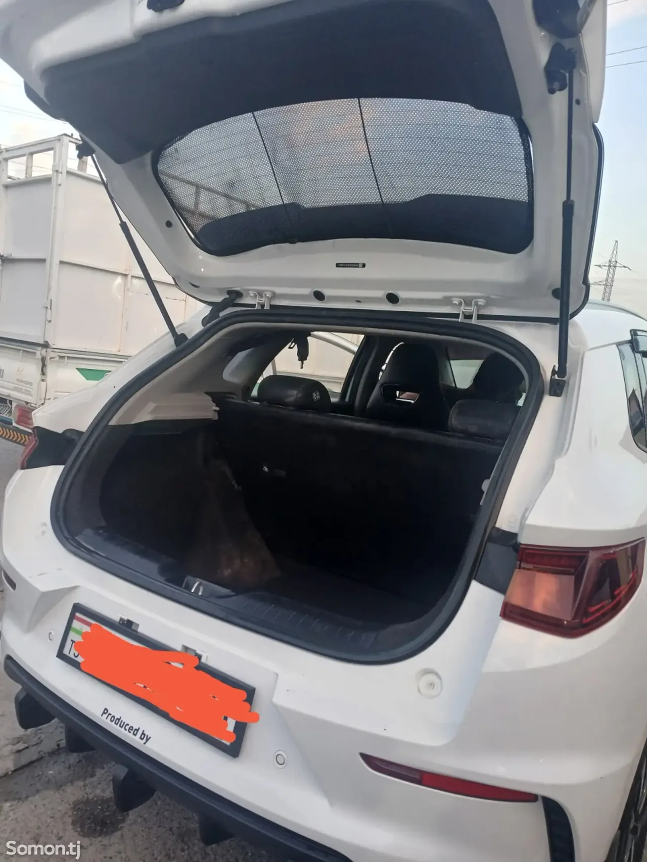 BYD E2 2023 · AT