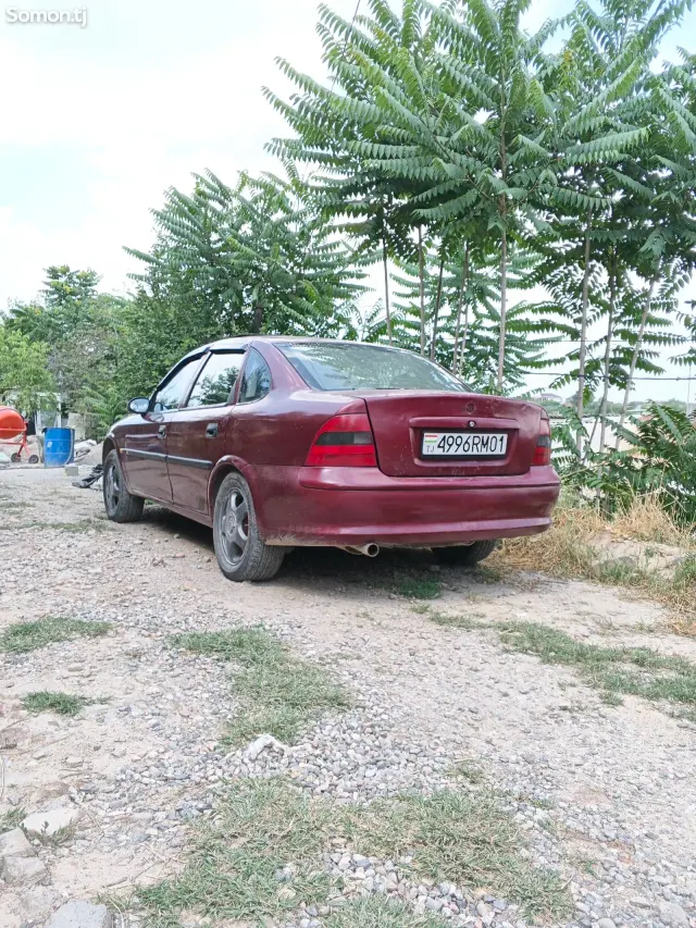 Opel Vectra B 1996 · 1.6 MT