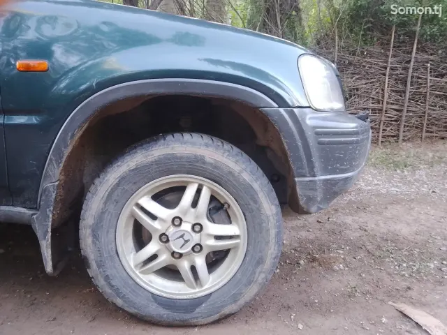 Honda CR-V 1997 · 2.4 MT