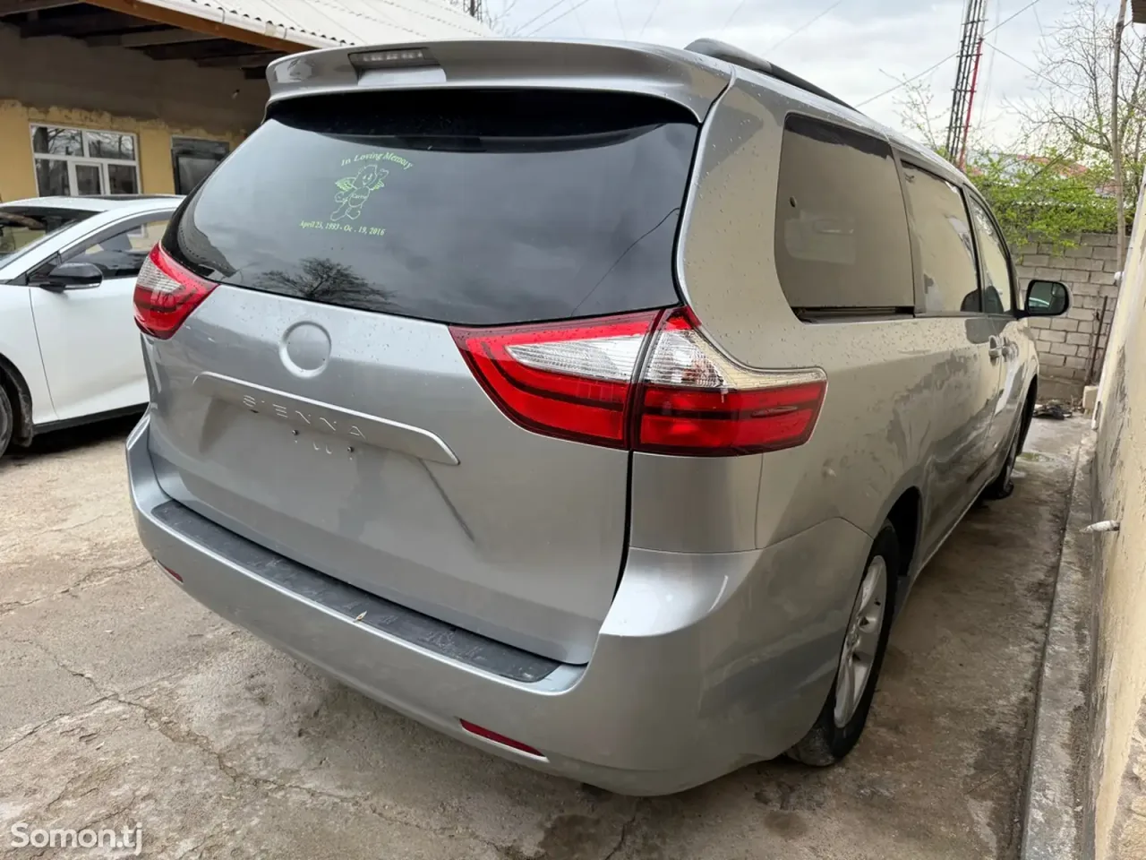 Toyota Sienna 2015 · 3.5 AT