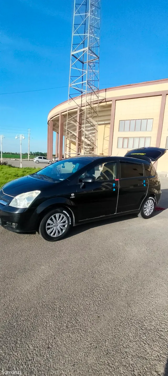 Toyota Verso 2006 · 2.2 MT