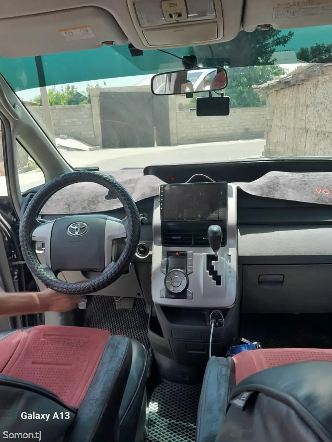 Toyota Voxy 2007 · 2.0 AT