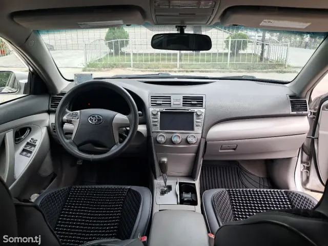 Toyota Camry 2011 · 2.5 AT