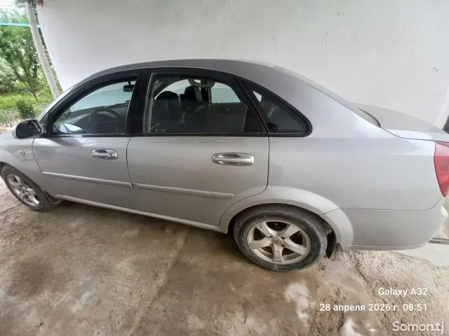 Chevrolet Lacetti 2004 · 1.6 MT
