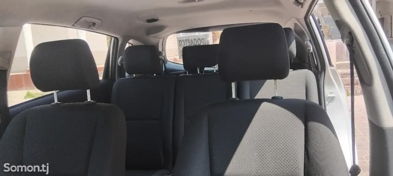 Toyota Verso 2006 · 2.2 MT