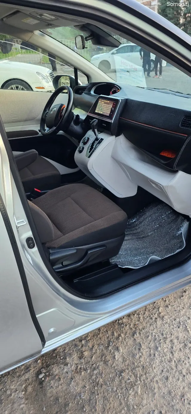 Toyota Sienta 2016 · 1.5 CVT