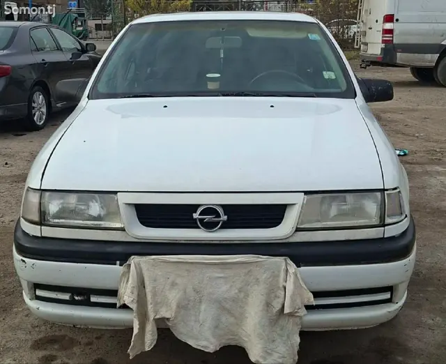 Opel Vectra A 1994 · 1.6 MT