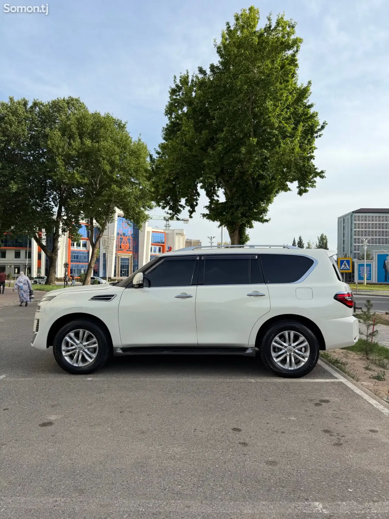 Nissan Patrol 2014 · 5.7 AT
