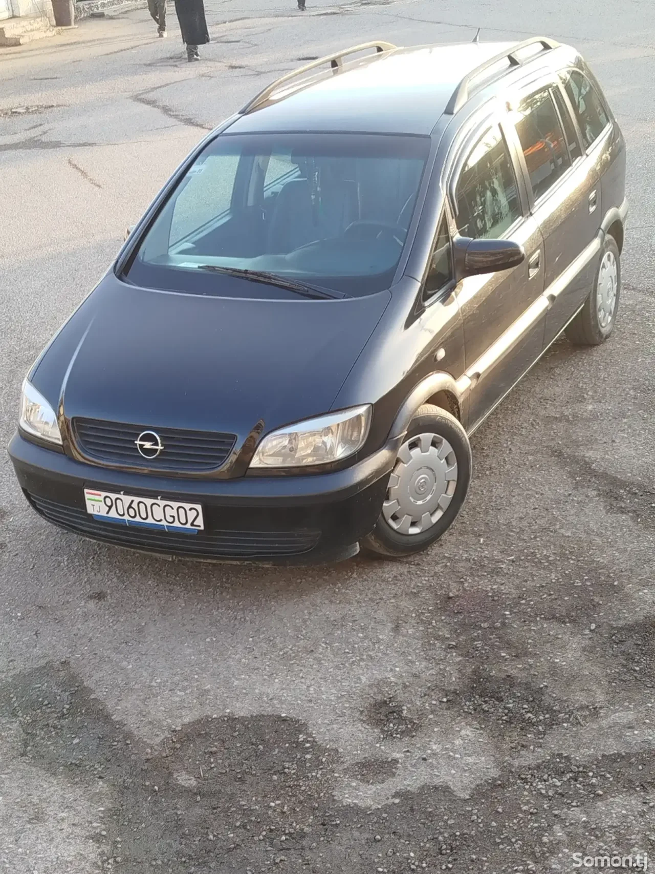 Opel Zafira 1999 · 1.6 MT