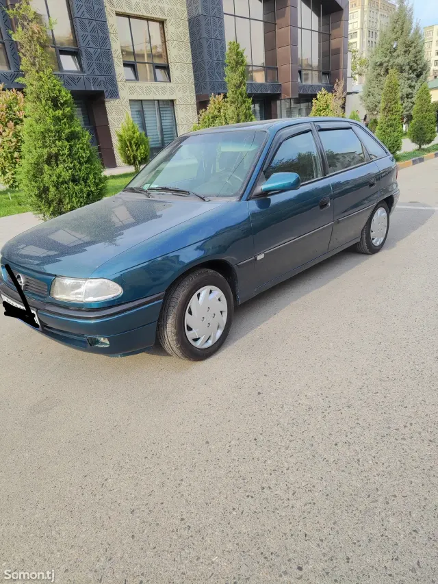Opel Astra F 1997 · 1.6 MT
