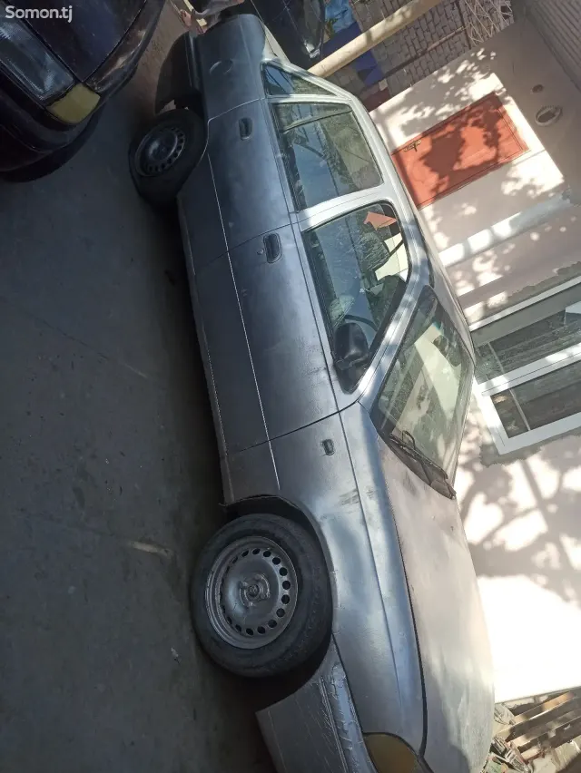 Daewoo Nexia 1996 · 1.6 MT