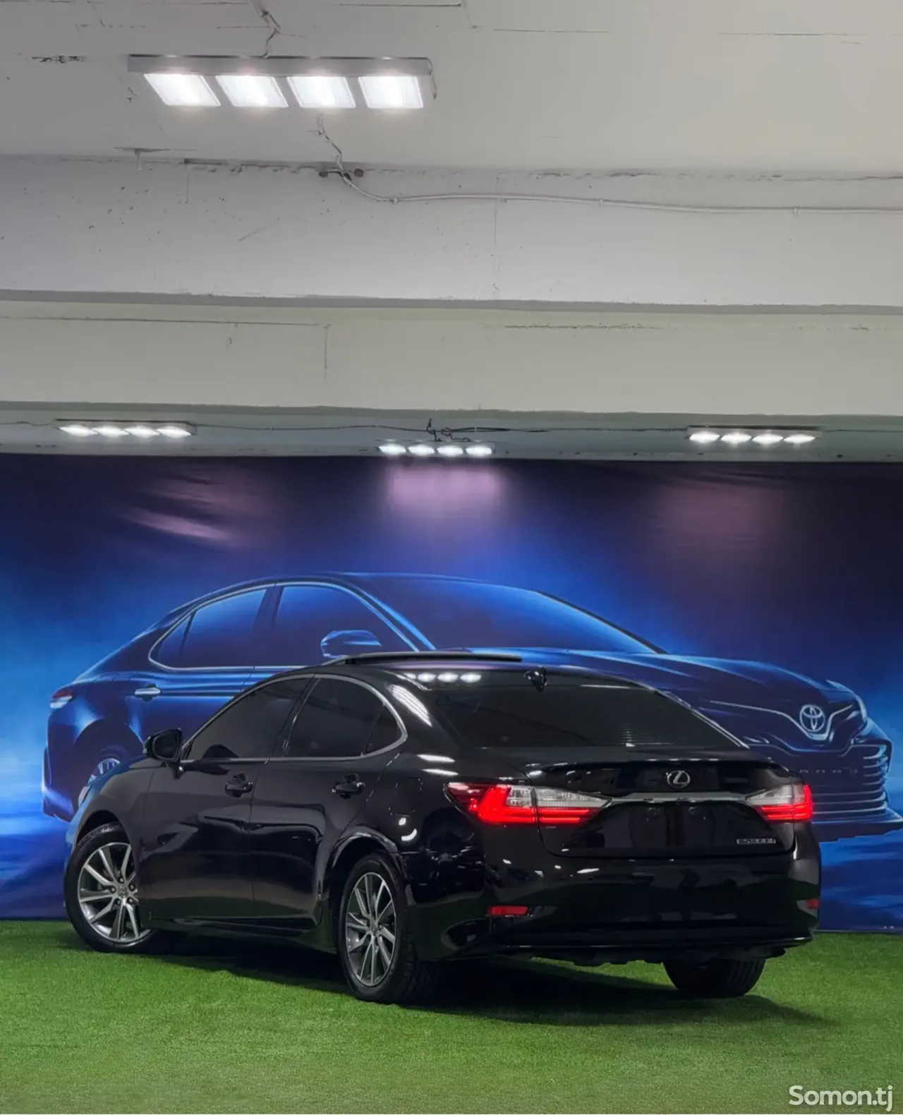 Lexus ES series 2018 · 2.5 AT