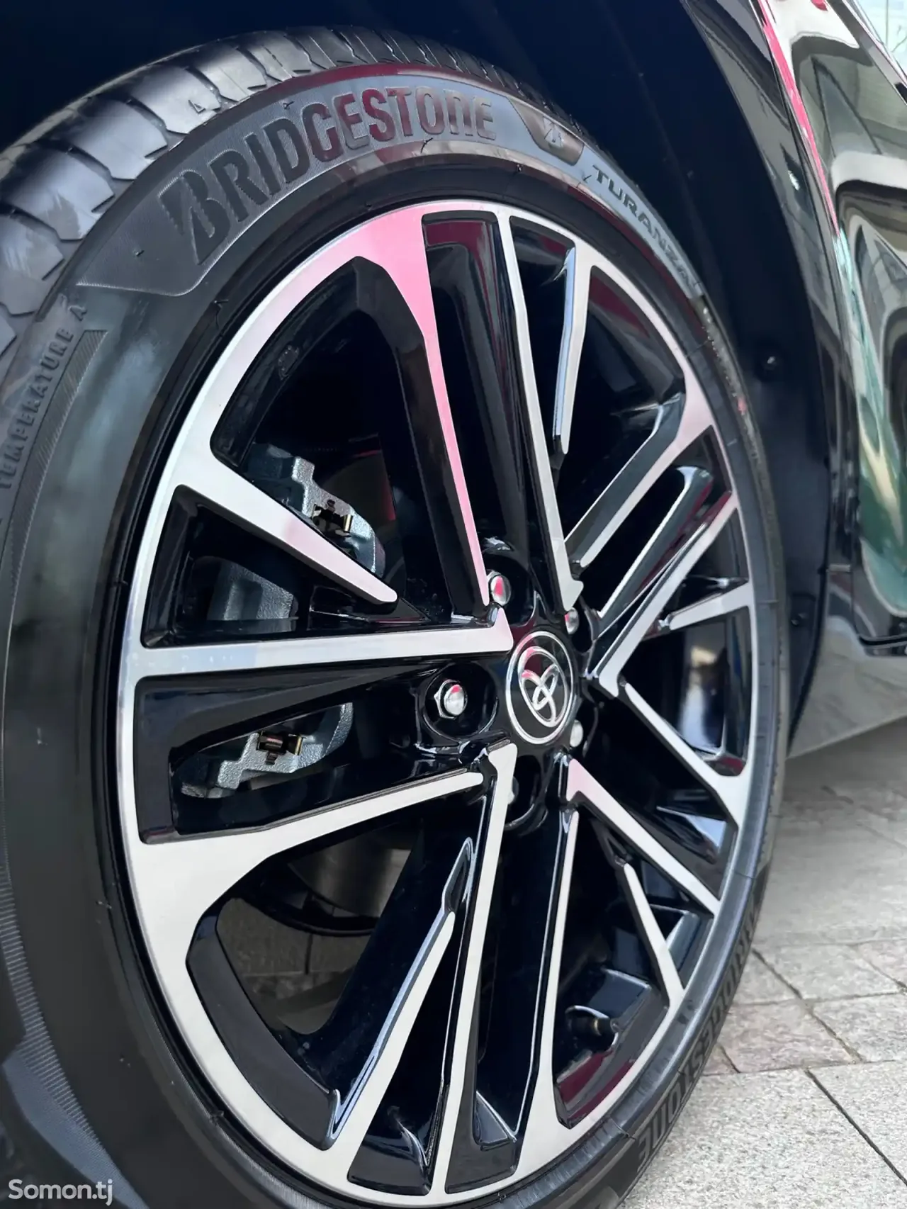 Toyota Camry 2025 · 2.5 AT