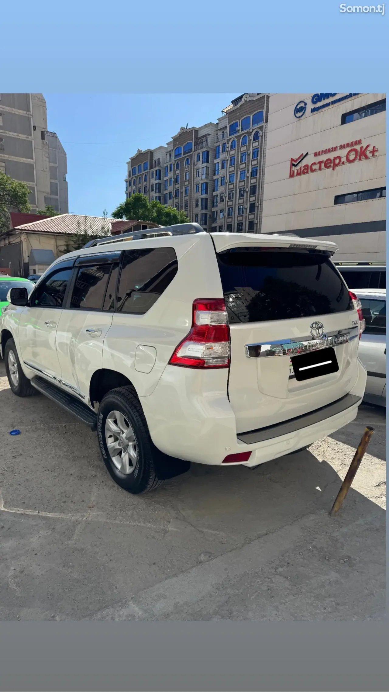 Toyota Land Cruiser Prado 2012 · 2.7 AT