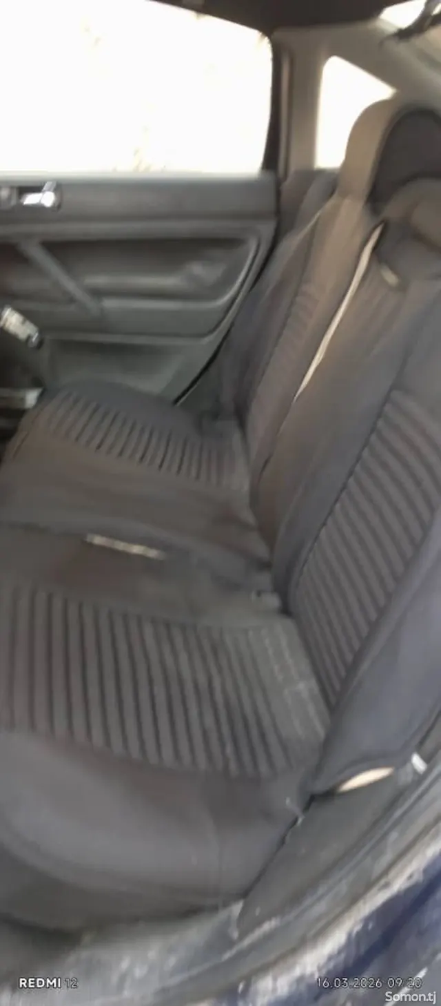 Volkswagen Passat 1998 · 1.6 MT