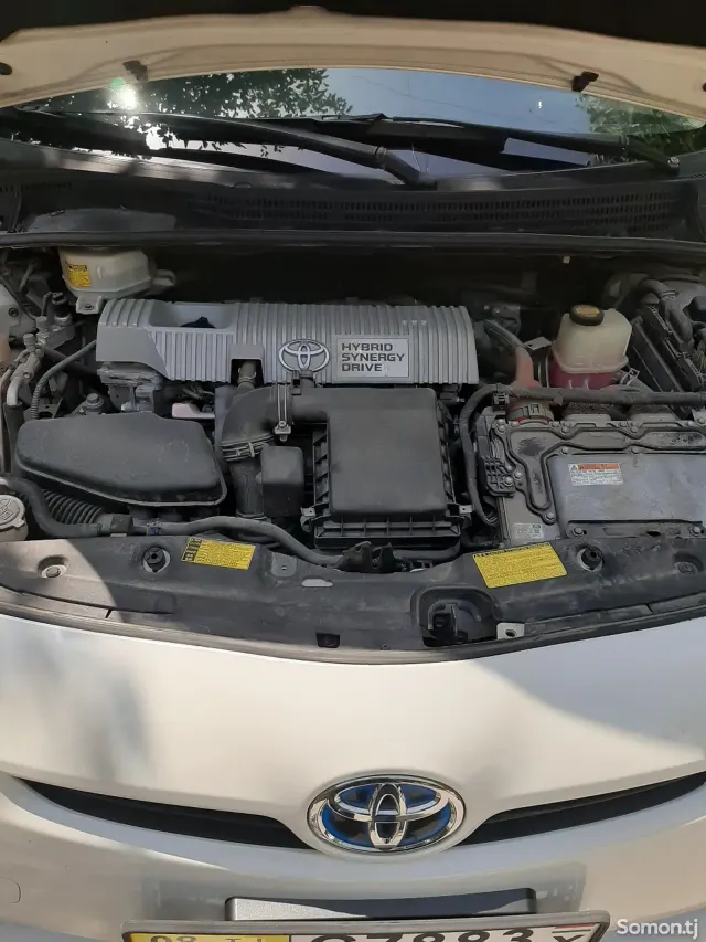 Toyota Prius 2011 · 1.8 AT
