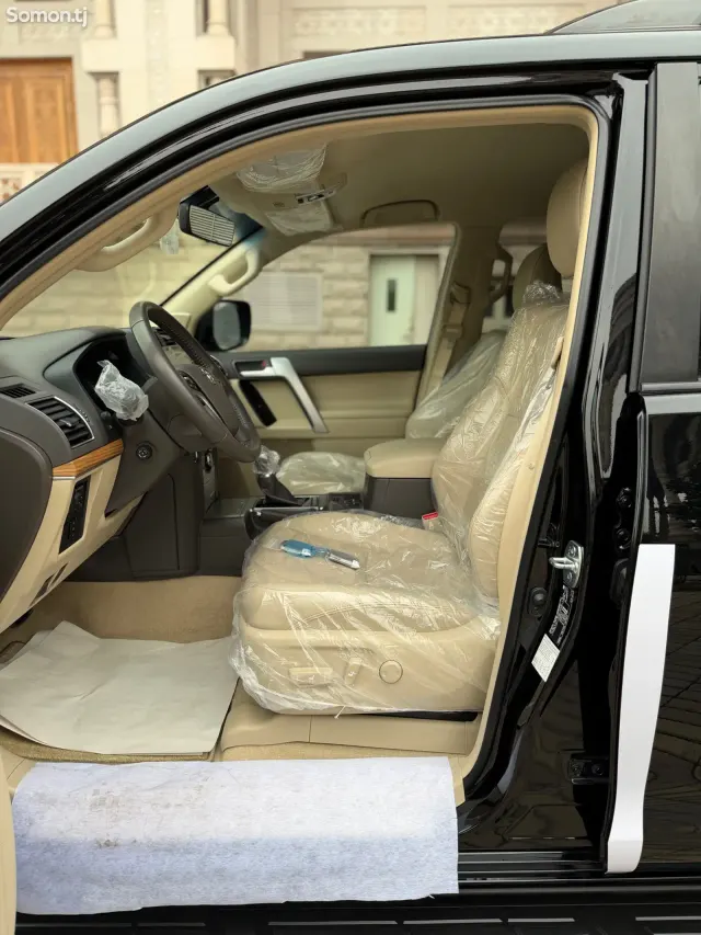 Toyota Land Cruiser Prado 2022 · 4.0 AT