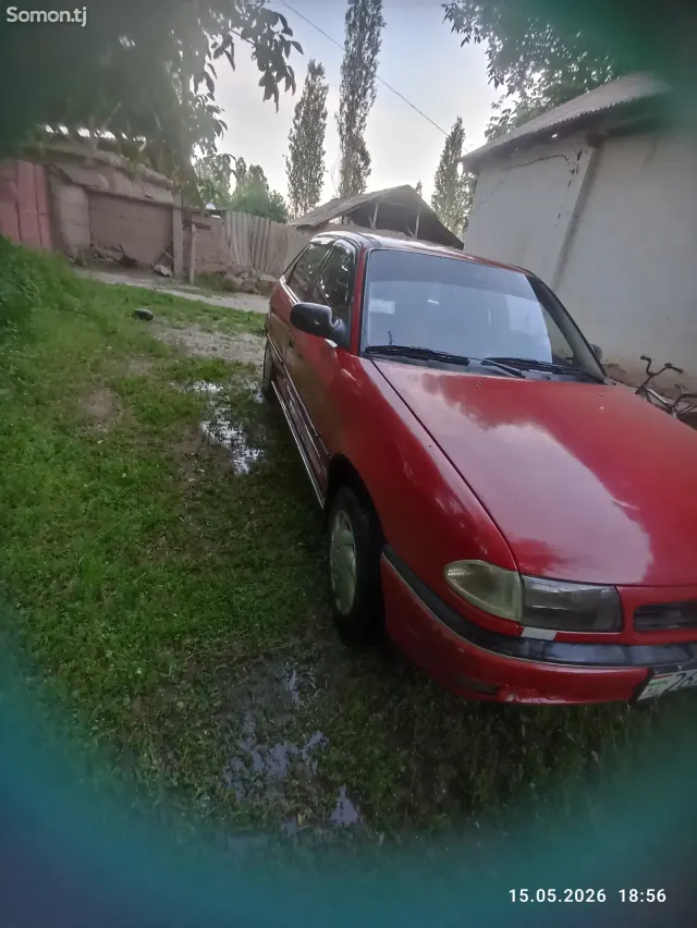 Opel Astra F 1993 · 1.6 MT
