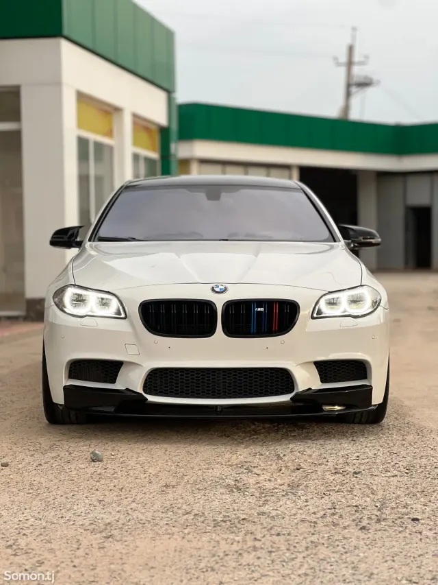 BMW M5 2014 · 4.4 AT