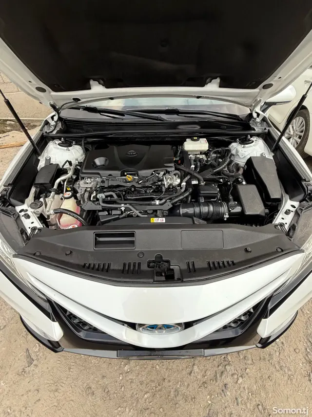 Toyota Camry 2021 · 2.5 AT