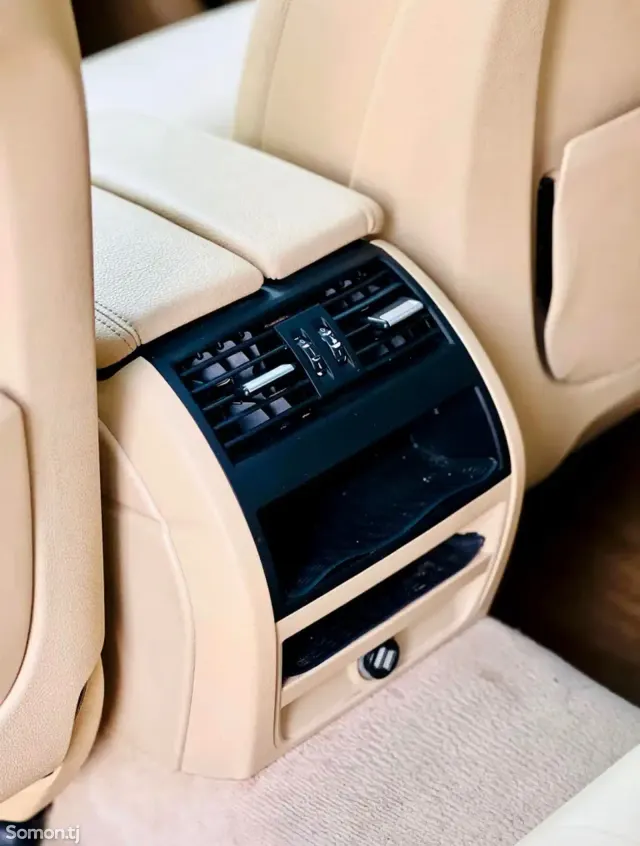 BMW 5 series 2015 · 2.0 AT