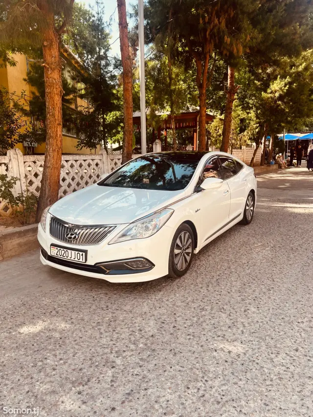 Hyundai Grandeur 2016 · 2.4 AT