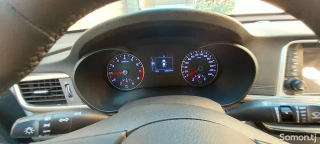 Kia K5 2015 · 2.0 AT